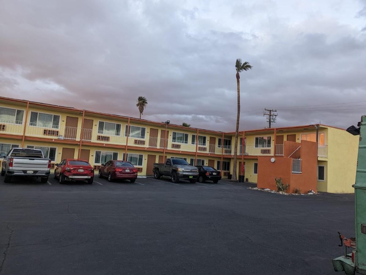 Best Motel バーストー エクステリア 写真